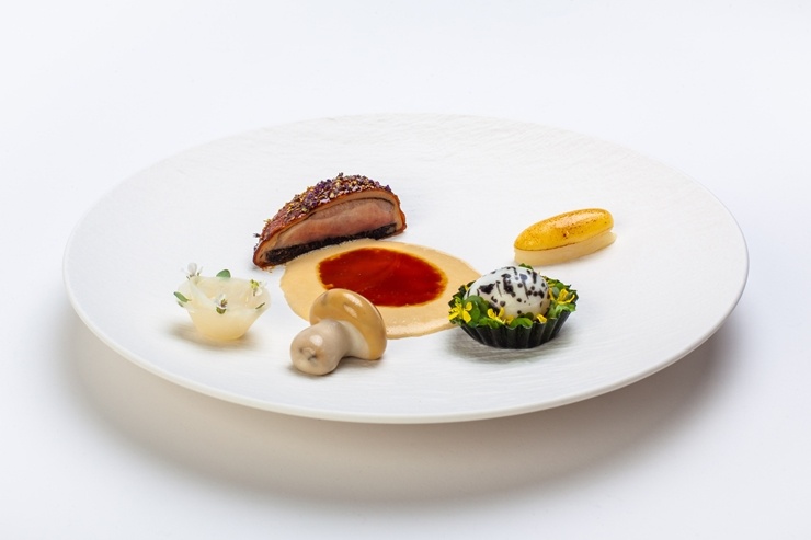 Iepazīsti 54 pavāru konkursa «Bocuse dor Europe 2020» ēdienus no Tallinas - ISLANDE. Foto: bocusedor.com Iepazīsti 54 pavāru konkursa «Bocuse dor Europe 2020» ēdienus no Tallinas - ISLANDE. Foto: bocusedor.com 292653