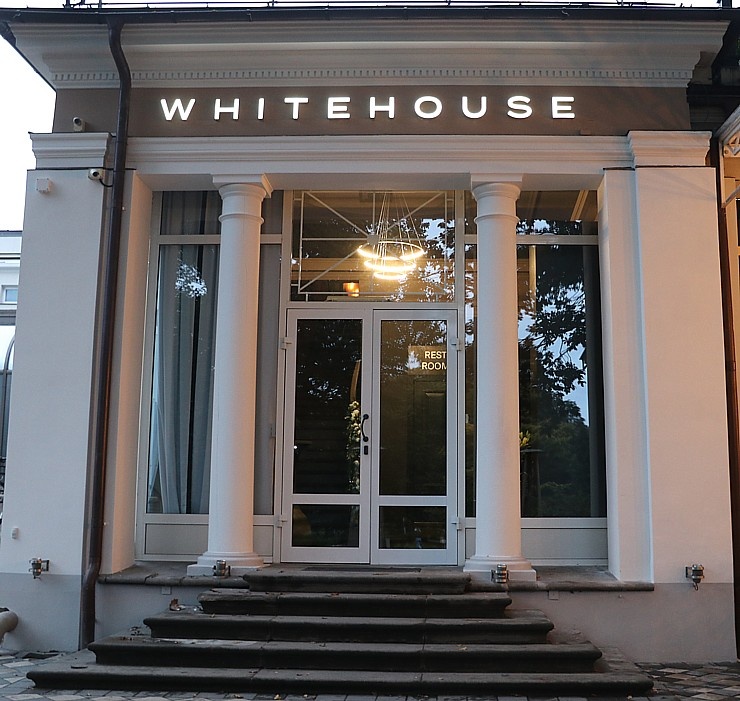 Rīgā atver jaunu augstas klases restorānu «White House» un Travelnews.lv to izgaršo 100 eiro vērtībā Rīgā atver jaunu augstas klases restorānu «White House» un Travelnews.lv to izgaršo 100 eiro vērtībā 292777