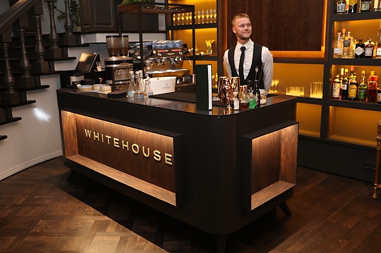 Rīgā atver jaunu augstas klases restorānu «White House» un Travelnews.lv to izgaršo 100 eiro vērtībā Rīgā atver jaunu augstas klases restorānu «White House» un Travelnews.lv to izgaršo 100 eiro vērtībā 292824