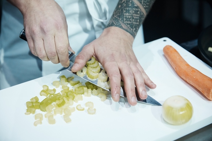 Latvijas pavāra Dināra Zvidriņa dalība Tallinas pavāru konkursā «Bocuse dor Europe 2020». Foto: bocusedor.com Latvijas pavāra Dināra Zvidriņa dalība Tallinas pavāru konkursā «Bocuse dor Europe 2020». Foto: bocusedor.com 292882