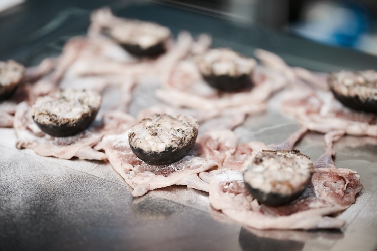 Latvijas pavāra Dināra Zvidriņa dalība Tallinas pavāru konkursā «Bocuse dor Europe 2020». Foto: bocusedor.com Latvijas pavāra Dināra Zvidriņa dalība Tallinas pavāru konkursā «Bocuse dor Europe 2020». Foto: bocusedor.com 292892