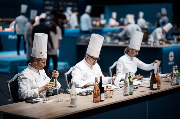 Latvijas pavāra Dināra Zvidriņa dalība Tallinas pavāru konkursā «Bocuse dor Europe 2020». Foto: bocusedor.com Latvijas pavāra Dināra Zvidriņa dalība Tallinas pavāru konkursā «Bocuse dor Europe 2020». Foto: bocusedor.com 292909
