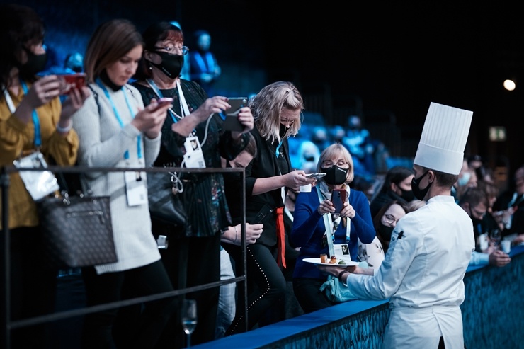 Latvijas pavāra Dināra Zvidriņa dalība Tallinas pavāru konkursā «Bocuse dor Europe 2020». Foto: bocusedor.com Latvijas pavāra Dināra Zvidriņa dalība Tallinas pavāru konkursā «Bocuse dor Europe 2020». Foto: bocusedor.com 292910