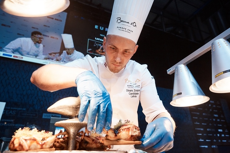 Latvijas pavāra Dināra Zvidriņa dalība Tallinas pavāru konkursā «Bocuse dor Europe 2020». Foto: bocusedor.com Latvijas pavāra Dināra Zvidriņa dalība Tallinas pavāru konkursā «Bocuse dor Europe 2020». Foto: bocusedor.com 292920