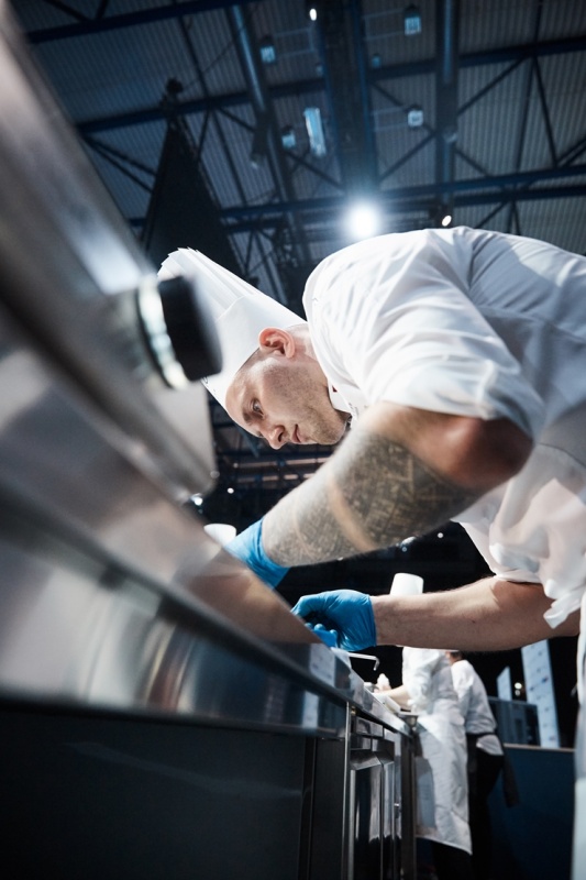 Latvijas pavāra Dināra Zvidriņa dalība Tallinas pavāru konkursā «Bocuse dor Europe 2020». Foto: bocusedor.com Latvijas pavāra Dināra Zvidriņa dalība Tallinas pavāru konkursā «Bocuse dor Europe 2020». Foto: bocusedor.com 292933
