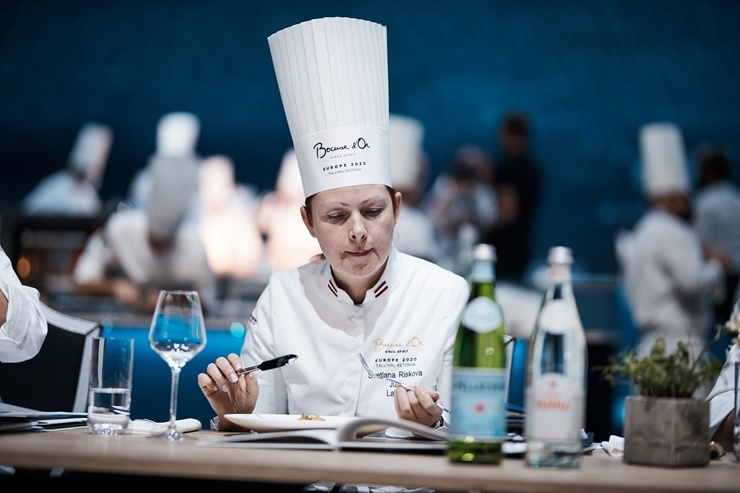 Latvijas pavāra Dināra Zvidriņa dalība Tallinas pavāru konkursā «Bocuse dor Europe 2020». Foto: bocusedor.com Latvijas pavāra Dināra Zvidriņa dalība Tallinas pavāru konkursā «Bocuse dor Europe 2020». Foto: bocusedor.com 292939
