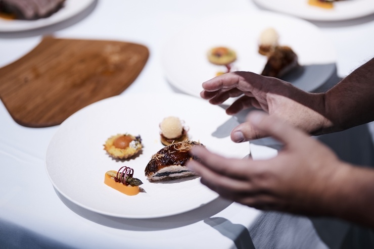 Latvijas pavāra Dināra Zvidriņa dalība Tallinas pavāru konkursā «Bocuse dor Europe 2020». Foto: bocusedor.com Latvijas pavāra Dināra Zvidriņa dalība Tallinas pavāru konkursā «Bocuse dor Europe 2020». Foto: bocusedor.com 292943