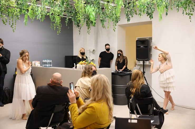 No 27. līdz 31.oktobrim tiek aizvadīta Rīgas modes nedēļa «Riga Fashion Week». Foto: Arkady Gluhih No 27. līdz 31.oktobrim tiek aizvadīta Rīgas modes nedēļa «Riga Fashion Week». Foto: Arkady Gluhih 293364