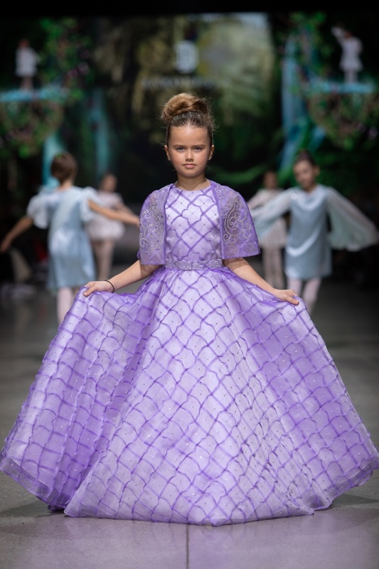 Rīgas modes nedēļa «Riga Fashion Week» piedāvā bērnu apģērbu kolekciju BARONESSA 293467