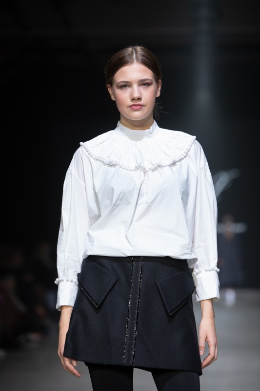 Rīgas modes nedēļa «Riga Fashion Week» piedāvā jauniešu apģērbu kolekciju NATALIJA JANSONE. Foto: Mark Litvyakov Rīgas modes nedēļa «Riga Fashion Week» piedāvā jauniešu apģērbu kolekciju NATALIJA JANSONE. Foto: Mark Litvyakov 293472