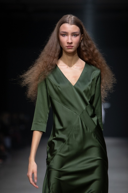 Rīgas modes nedēļa «Riga Fashion Week» piedāvā jauniešu apģērbu kolekciju NATALIJA JANSONE. Foto: Mark Litvyakov Rīgas modes nedēļa «Riga Fashion Week» piedāvā jauniešu apģērbu kolekciju NATALIJA JANSONE. Foto: Mark Litvyakov 293473