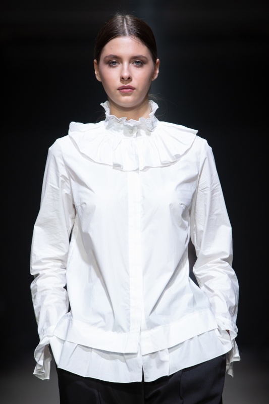 Rīgas modes nedēļa «Riga Fashion Week» piedāvā jauniešu apģērbu kolekciju NATALIJA JANSONE. Foto: Mark Litvyakov Rīgas modes nedēļa «Riga Fashion Week» piedāvā jauniešu apģērbu kolekciju NATALIJA JANSONE. Foto: Mark Litvyakov 293475