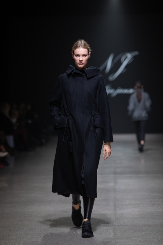Rīgas modes nedēļa «Riga Fashion Week» piedāvā jauniešu apģērbu kolekciju NATALIJA JANSONE. Foto: Mark Litvyakov Rīgas modes nedēļa «Riga Fashion Week» piedāvā jauniešu apģērbu kolekciju NATALIJA JANSONE. Foto: Mark Litvyakov 293482