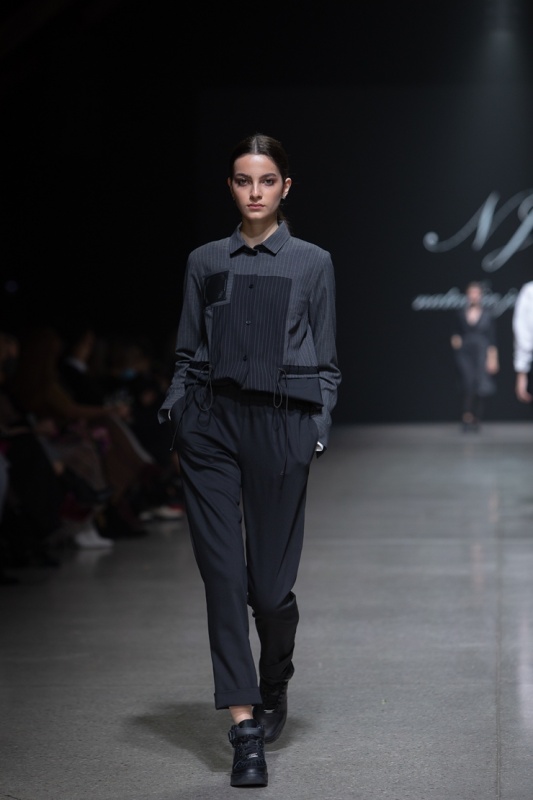 Rīgas modes nedēļa «Riga Fashion Week» piedāvā jauniešu apģērbu kolekciju NATALIJA JANSONE. Foto: Mark Litvyakov Rīgas modes nedēļa «Riga Fashion Week» piedāvā jauniešu apģērbu kolekciju NATALIJA JANSONE. Foto: Mark Litvyakov 293487
