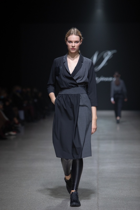 Rīgas modes nedēļa «Riga Fashion Week» piedāvā jauniešu apģērbu kolekciju NATALIJA JANSONE. Foto: Mark Litvyakov Rīgas modes nedēļa «Riga Fashion Week» piedāvā jauniešu apģērbu kolekciju NATALIJA JANSONE. Foto: Mark Litvyakov 293488