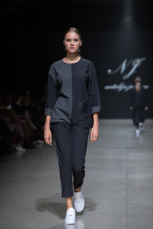 Rīgas modes nedēļa «Riga Fashion Week» piedāvā jauniešu apģērbu kolekciju NATALIJA JANSONE. Foto: Mark Litvyakov Rīgas modes nedēļa «Riga Fashion Week» piedāvā jauniešu apģērbu kolekciju NATALIJA JANSONE. Foto: Mark Litvyakov 293492
