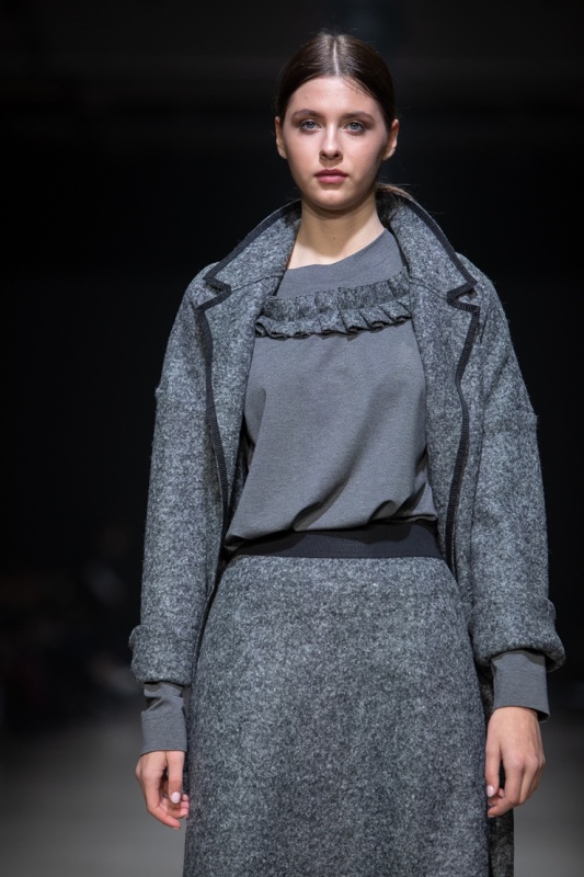Rīgas modes nedēļa «Riga Fashion Week» piedāvā jauniešu apģērbu kolekciju NATALIJA JANSONE. Foto: Mark Litvyakov Rīgas modes nedēļa «Riga Fashion Week» piedāvā jauniešu apģērbu kolekciju NATALIJA JANSONE. Foto: Mark Litvyakov 293500