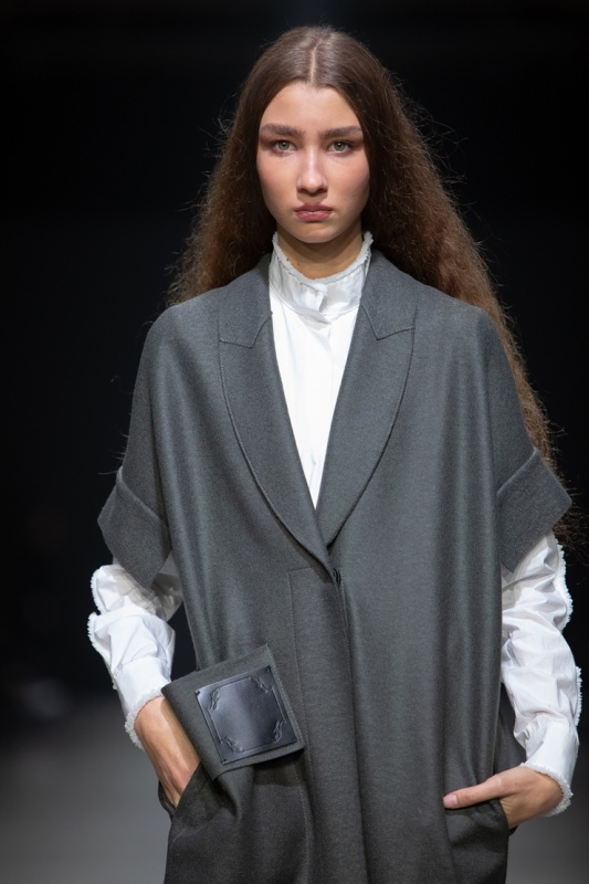 Rīgas modes nedēļa «Riga Fashion Week» piedāvā jauniešu apģērbu kolekciju NATALIJA JANSONE. Foto: Mark Litvyakov Rīgas modes nedēļa «Riga Fashion Week» piedāvā jauniešu apģērbu kolekciju NATALIJA JANSONE. Foto: Mark Litvyakov 293501