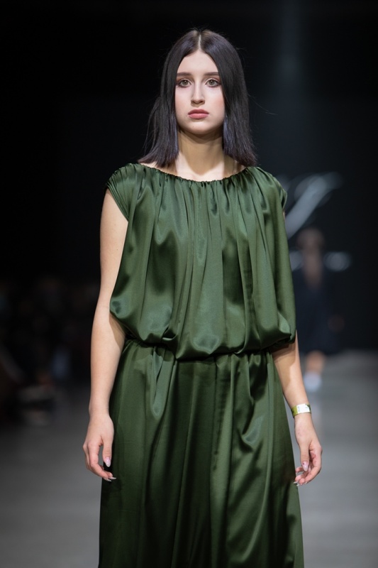 Rīgas modes nedēļa «Riga Fashion Week» piedāvā jauniešu apģērbu kolekciju NATALIJA JANSONE. Foto: Mark Litvyakov Rīgas modes nedēļa «Riga Fashion Week» piedāvā jauniešu apģērbu kolekciju NATALIJA JANSONE. Foto: Mark Litvyakov 293504