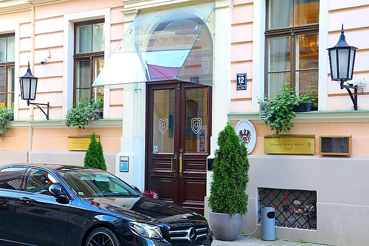 Travelnews.lv apciemo Vecrīgas viesnīcu «Grand Palace Hotel» un ietur vieglu maltīti pie šefpavāra Denisa Ivankova 293611