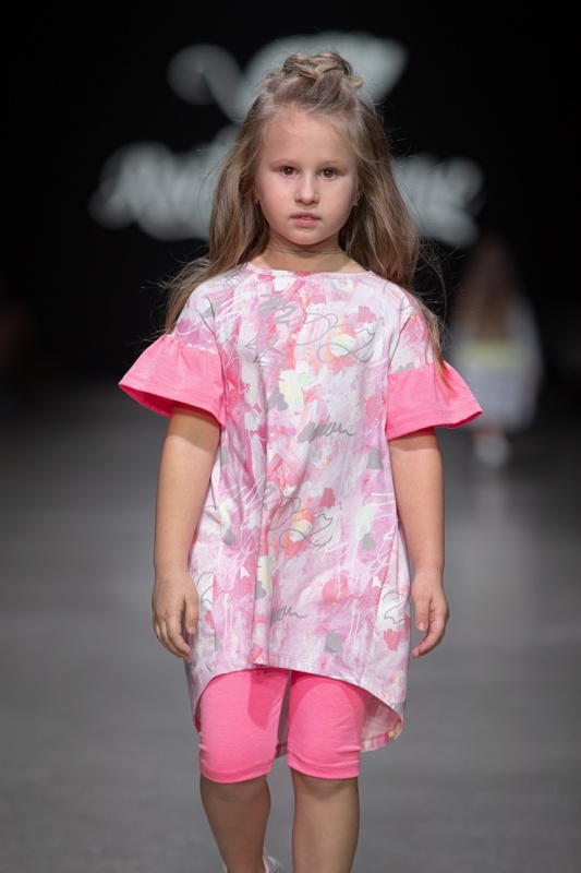 Rīgas modes nedēļa «Riga Fashion Week» piedāvā bērnu apģērbu kolekciju ROCK&MOUSE. Foto: Mark Litvyakov Rīgas modes nedēļa «Riga Fashion Week» piedāvā bērnu apģērbu kolekciju ROCK&MOUSE. Foto: Mark Litvyakov 293698
