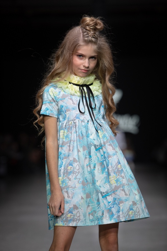 Rīgas modes nedēļa «Riga Fashion Week» piedāvā bērnu apģērbu kolekciju ROCK&MOUSE. Foto: Mark Litvyakov Rīgas modes nedēļa «Riga Fashion Week» piedāvā bērnu apģērbu kolekciju ROCK&MOUSE. Foto: Mark Litvyakov 293703