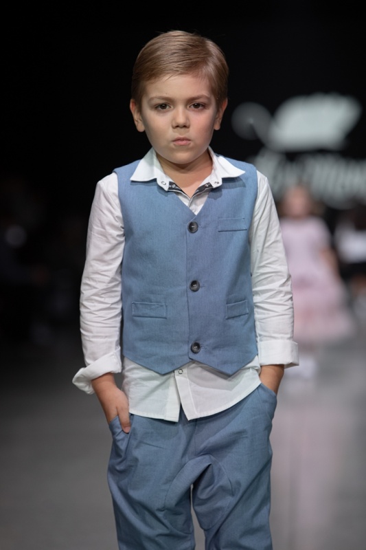 Rīgas modes nedēļa «Riga Fashion Week» piedāvā bērnu apģērbu kolekciju ROCK&MOUSE. Foto: Mark Litvyakov Rīgas modes nedēļa «Riga Fashion Week» piedāvā bērnu apģērbu kolekciju ROCK&MOUSE. Foto: Mark Litvyakov 293709