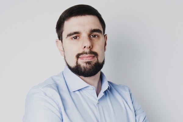LIELĀ INTERVIJA: Esam ciemos pie viesnīcas «Relais le Chevalier» direktora Jevgēņija Nahmana