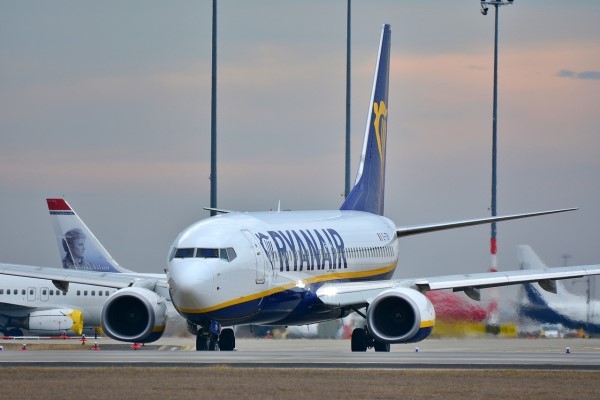 «Ryanair» maina ģimeņu sēdvietu piešķiršanas kārtību