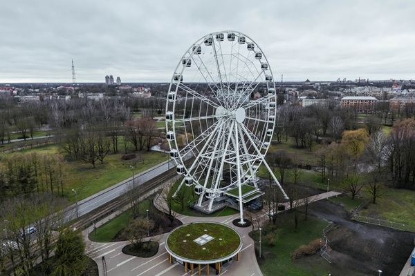 Sekmīgi noslēgusies Rīgas panorāmas rata testēšana