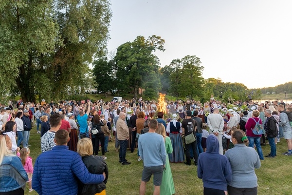 Svinēsim vasaras saulgriežus un Jāņus Valmieras novadā!