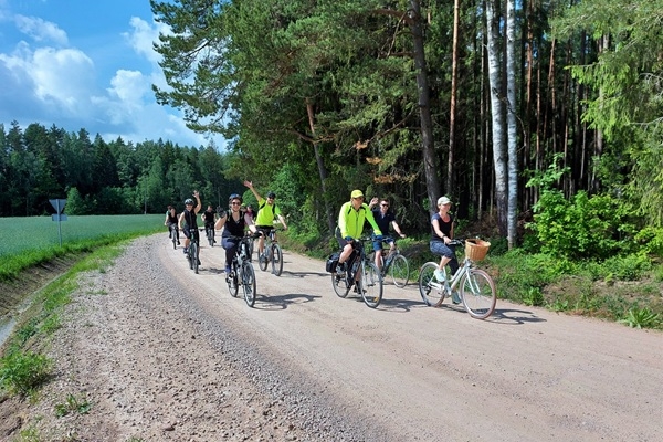 Dodies velo piedzīvojumā meklēt Vecā ceļa Jelgava–Rīga aprises