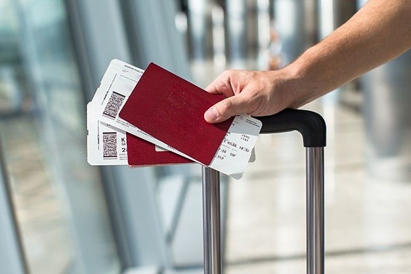 No naktsmītnes līdz pagaidu pasei – drošības spilvens ceļotājiem