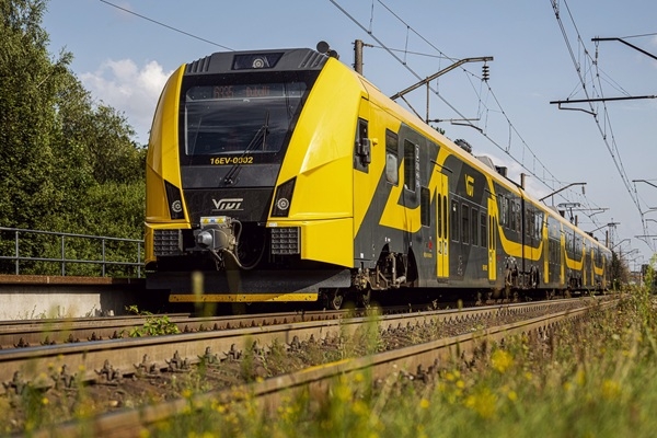 Vivi vilcienos deviņu mēnešu laikā pārvadāti 16,2 miljoni pasažieru;98,6 % reisu izpildīti laikā