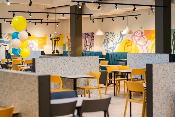 «Tiamo grupa» RTU studentu pilsētiņā Ķīpsalā atver Latvijā lielāko «O!Bistro» kafejnīcu