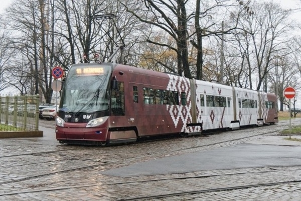 18. novembrī sabiedriskais transports bez maksas, satiksmē būs ierobežojumi un izmaiņas