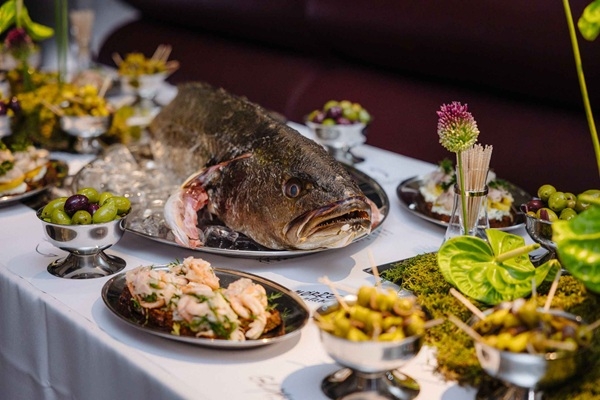 Rīgā atvērts jauns seafood bistro «Fish Corner»