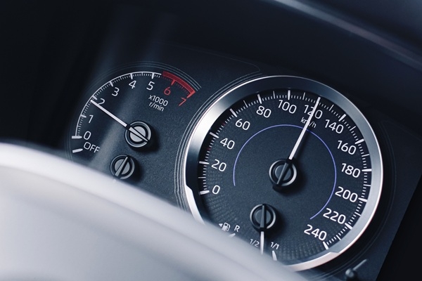 Pat jaunāki auto var būt riskanti – pētījumā atklāts, ka piecus gadus veci spēkrati Latvijā vidēji ir «attīti» par 80 000 km