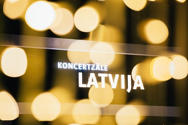Ventspils: Ziemassvētku noskaņās koncertzālē “Latvija” izskanēs daudzveidīgi koncerti