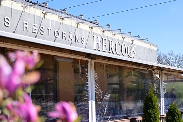 1. decembris vēsturē: Mārupes ģimenes restorāns atzīmē dzimšanas dienu zīmolam «Hercogs»