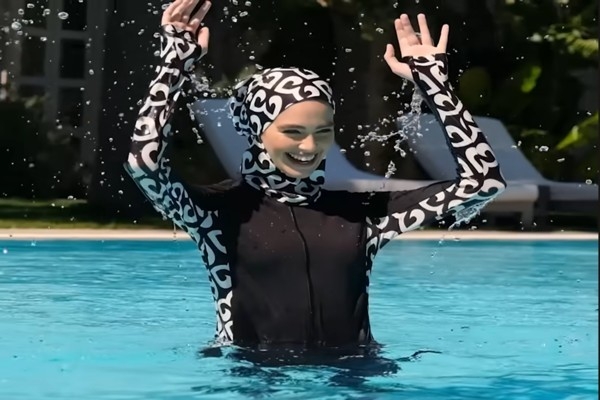 12. augusts vēsturē: Francijas kūrorts Kannas pasludina ''Nost ar burkini''