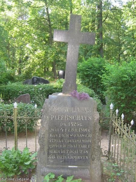 Dzejnieka-J-Raina-teva-Krisjana-Plieksana-kapavieta Dzejnieka J. Raiņa tēva Krišjāņa Pliekšāna kapavieta