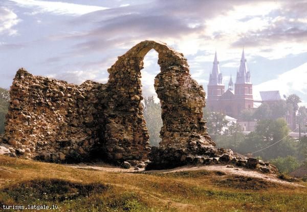 Livonijas-ordena-bruninieku-pilsdrupas Livonijas ordeņa bruņinieku pilsdrupas