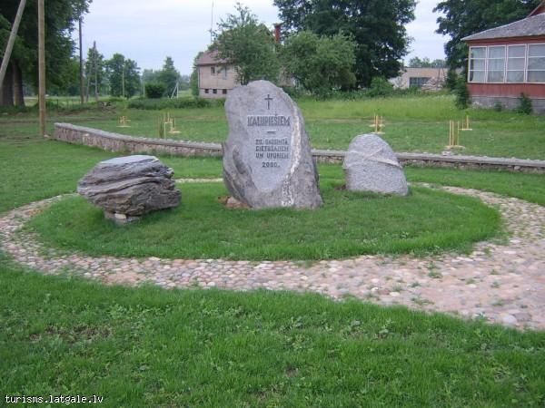 Piemineklis-20gs-cietusajiem-kalupiesiem-un-upuriem Piemineklis 20.gs. cietušajiem kalupiešiem un upuriem