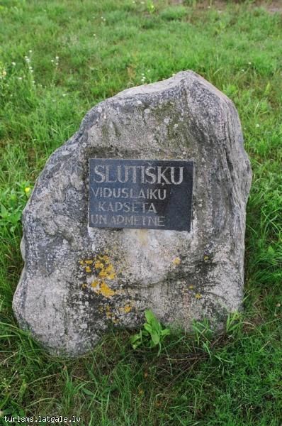 Slutisku-viduslaiku-kapseta-un-apmetne Slutišķu viduslaiku kapsēta un apmetne