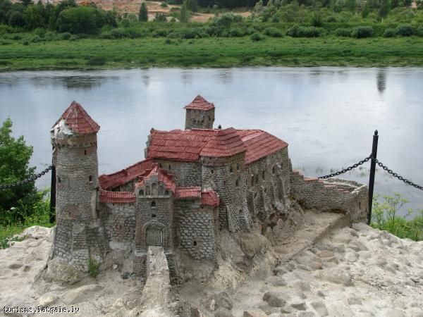 Vecpils-pilskalns-un-Dinaburgas-pilsdrupas Vecpils pilskalns un Dinaburgas pilsdrupas