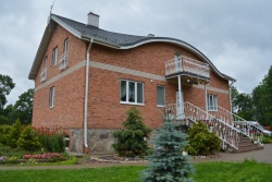 Viesu māja “Kalnu pūpoli”