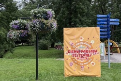 Atpūtas un ceļojumu piedāvājumi 26.07.2026 - 31.07.2026 Ziedu paklāju festivālā dalībnieki  Ventspils TIC