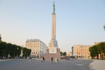 24. jūlijs vēsturē: Atklāj restaurēto Brīvības pieminekli