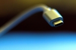 Eksperti: Nekad nelādējiet telefonu publiskos USB portos lidostās, lidmašīnās vai viesnīcās